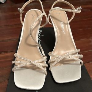 Betsy Johnson Ivory Piprr Heels